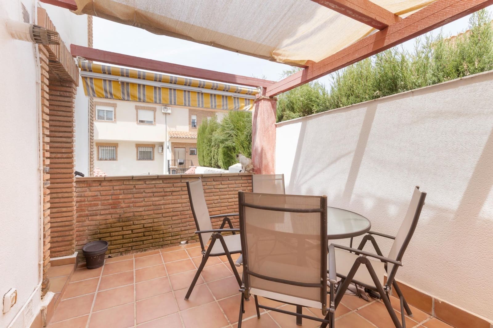 Pareado de 3 habitaciones en Gójar en venta con piscina garaje - 289.900 € (Ref: 9804369)
