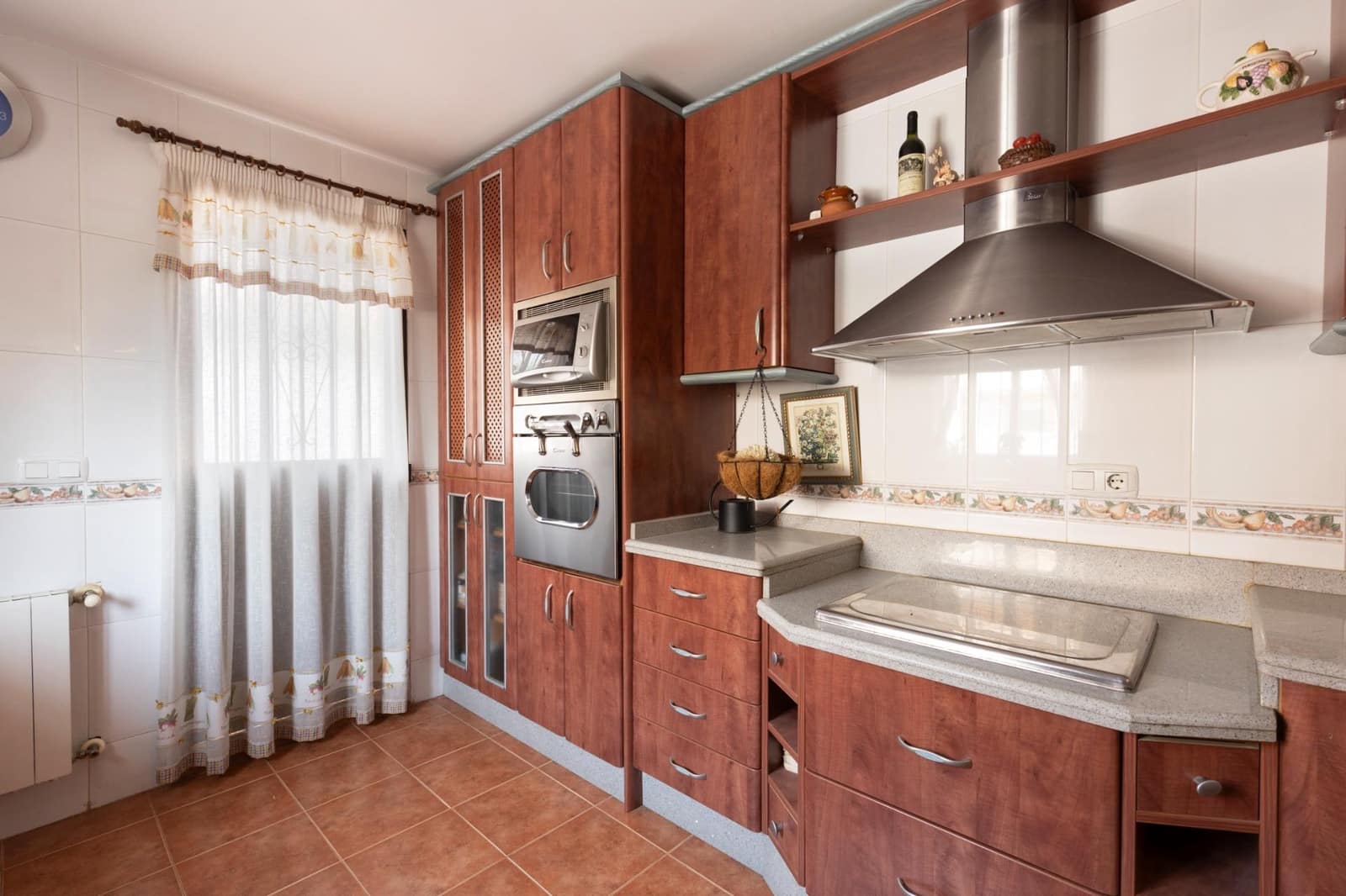 3 bedroom Semi-detached Villa for sale in Gojar with pool garage - € 289,900 (Ref: 9804369)