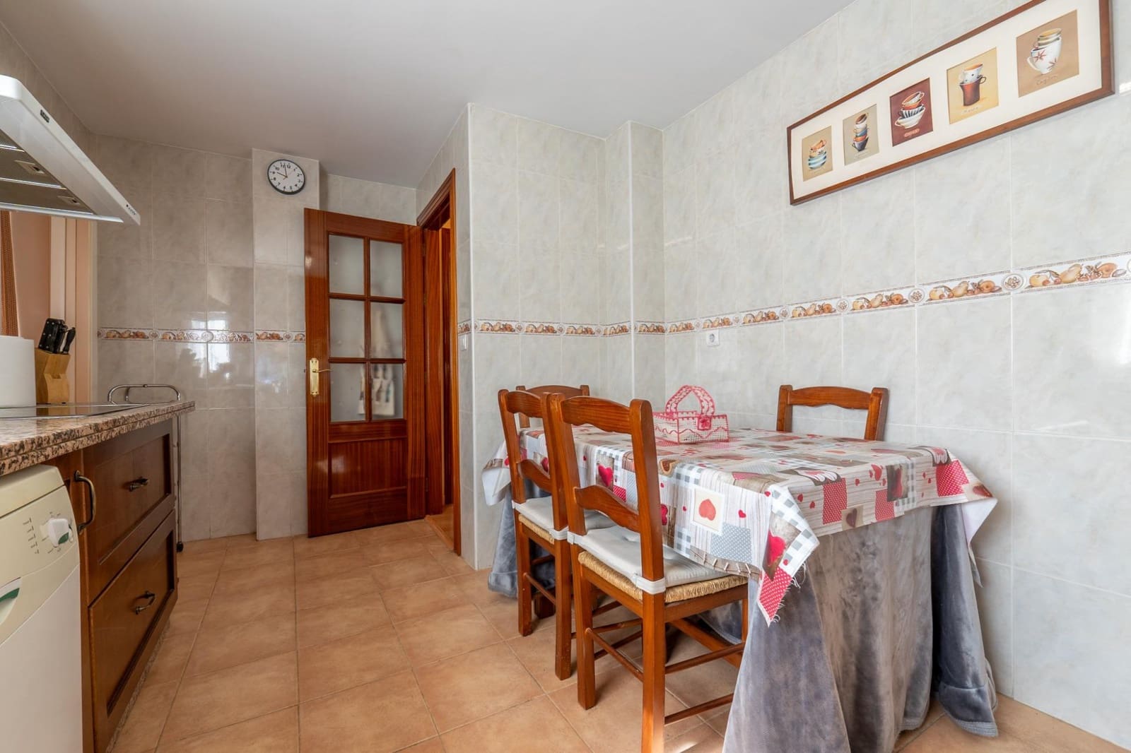 3 soverom Kjedet enebolig til salgs i Belicena med garasje - € 240 000 (Ref: 9831595)