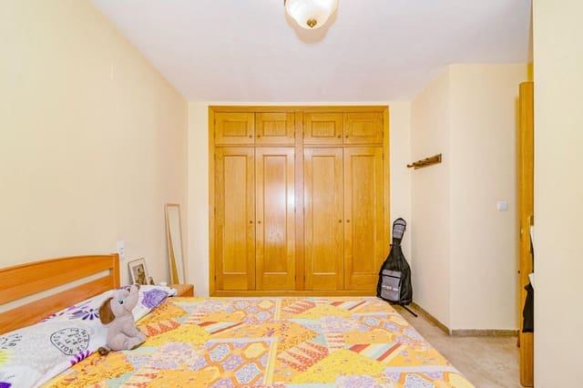 Piso de 2 habitaciones en Pajaritos - Plaza de Toros, Granada ciudad en venta con garaje - 280.000 € (Ref: 9846298)