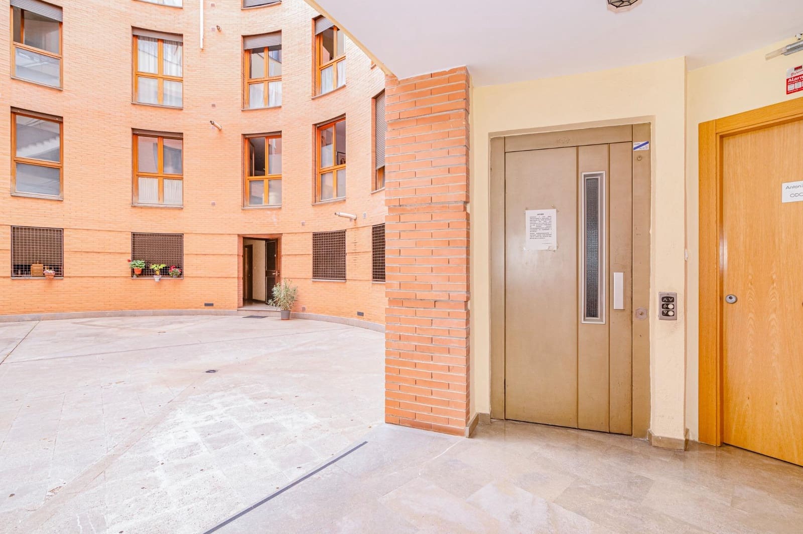 2 quarto Apartamento para venda em Granada cidade com garagem - 280 000 € (Ref: 9846298)