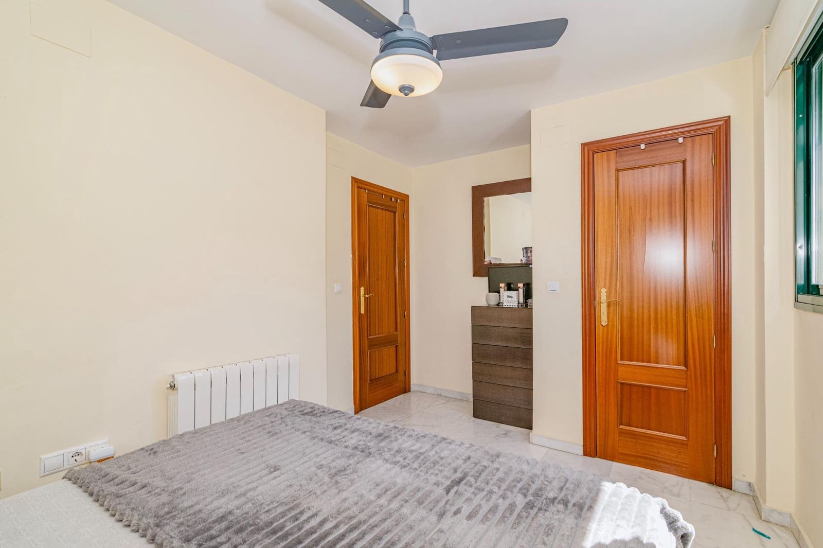 1 soverom Penthouse til salgs i Cajar med svømmebasseng garasje - € 135 000 (Ref: 9861926)