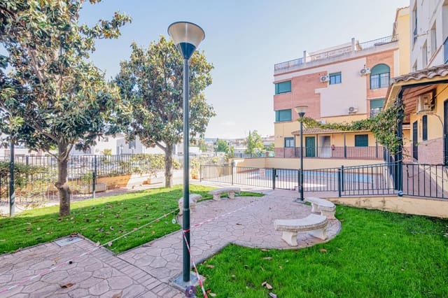 1 chambre Penthouse à vendre à Cájar avec piscine garage - 135 000 € (Ref: 9861926)