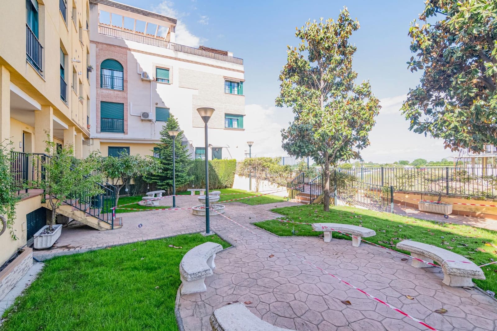 1 soverom Penthouse til salgs i Cajar med svømmebasseng garasje - € 135 000 (Ref: 9861926)