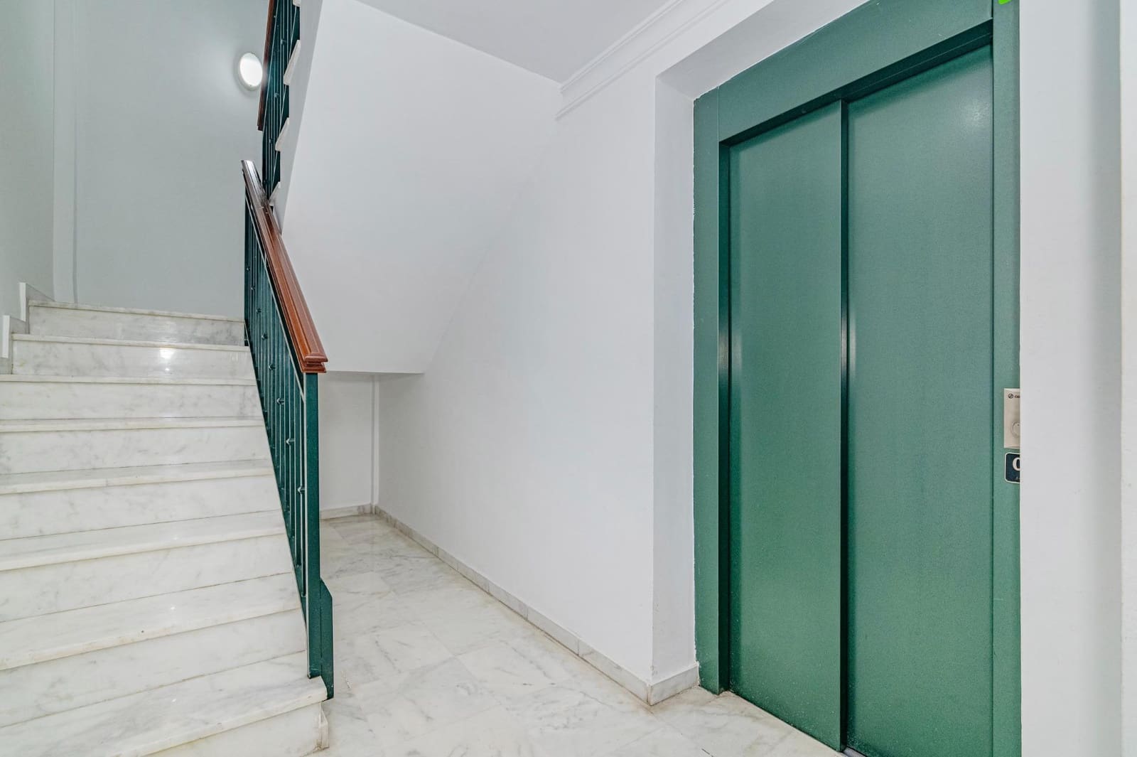 1 soverom Penthouse til salgs i Cajar med svømmebasseng garasje - € 135 000 (Ref: 9861926)