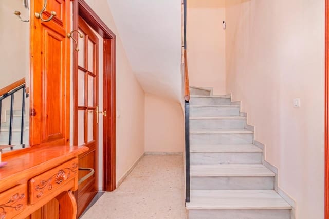 3 soveværelse Rækkehus til salg i Cúllar Vega med garage - € 215.000 (Ref: 9884898)