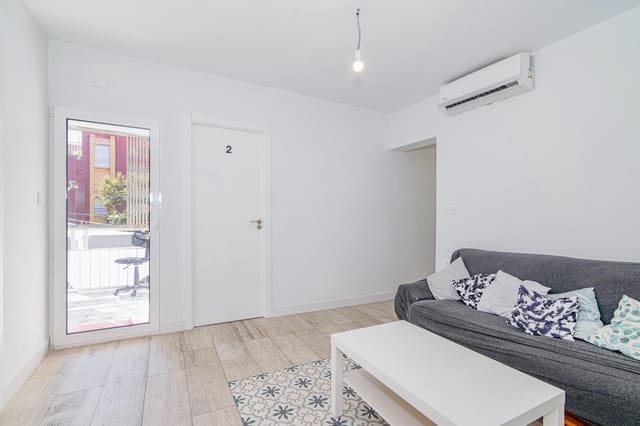 5 soveværelse Lejlighed til salg i Poligono Cartuja - La Paz, Granada by - € 135.000 (Ref: 9892435)