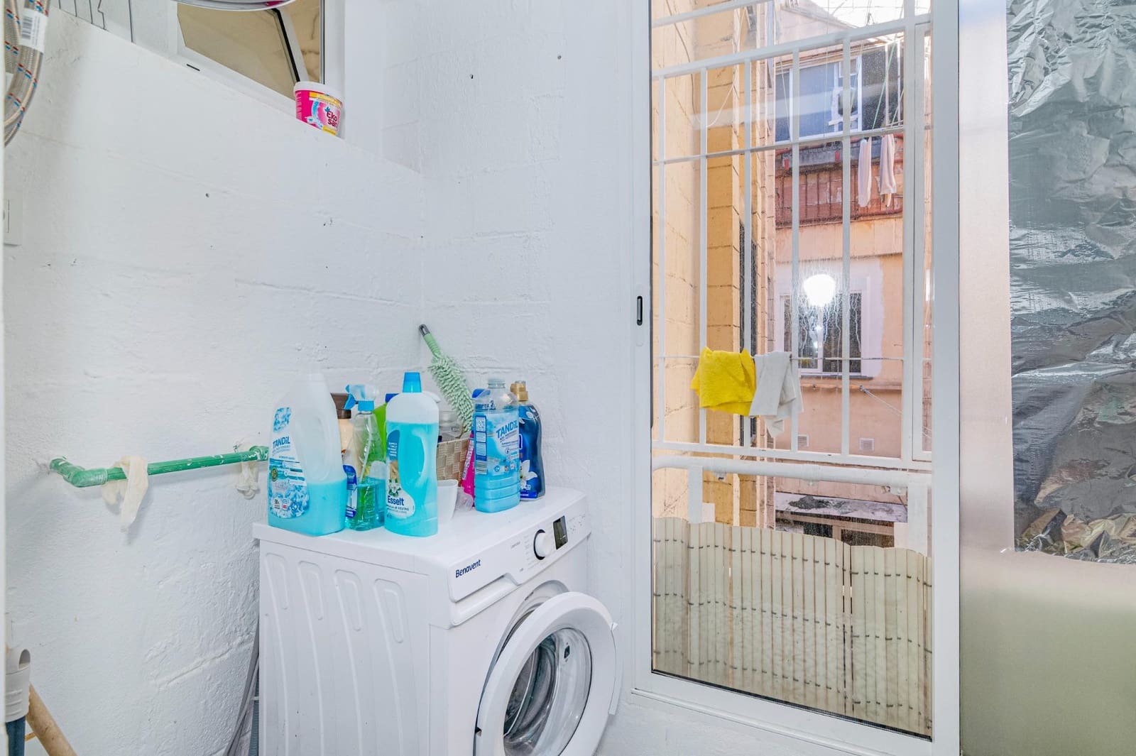 5 bedroom Flat for sale in Granada city - € 135,000 (Ref: 9892435)