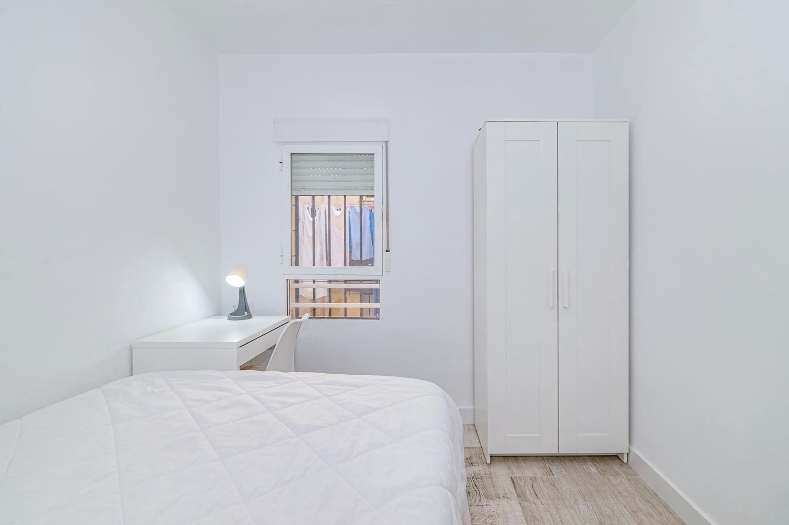 5 bedroom Flat for sale in Granada city - € 135,000 (Ref: 9892435)