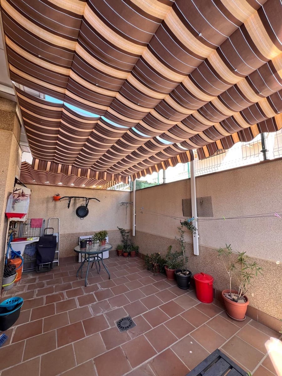 3 bedroom Semi-detached Villa for sale in Atarfe with garage - € 285,000 (Ref: 9911138)