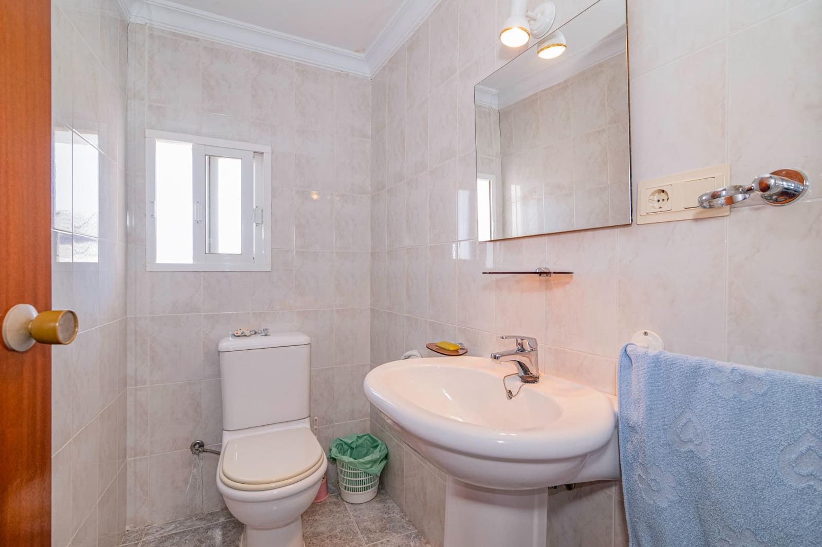 3 bedroom Townhouse for sale in Chimeneas - € 81,900 (Ref: 9929464)