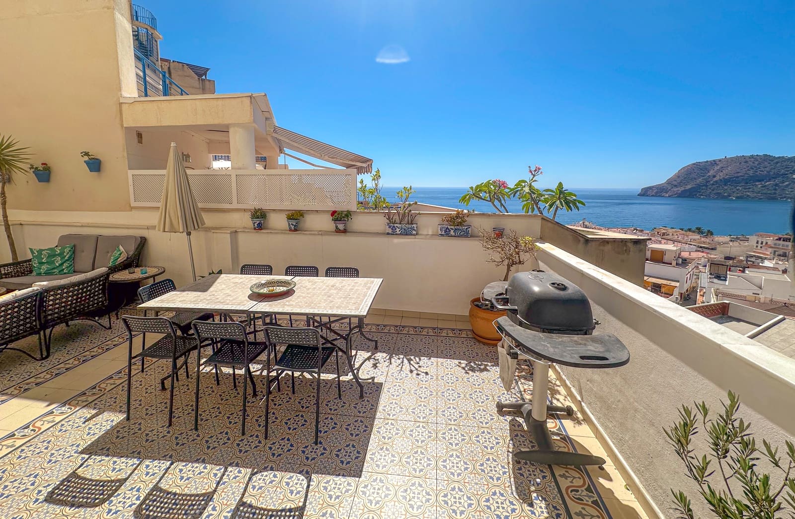 3 bedroom Apartment for sale in Almunecar with garage - € 349,000 (Ref: 10041428)
