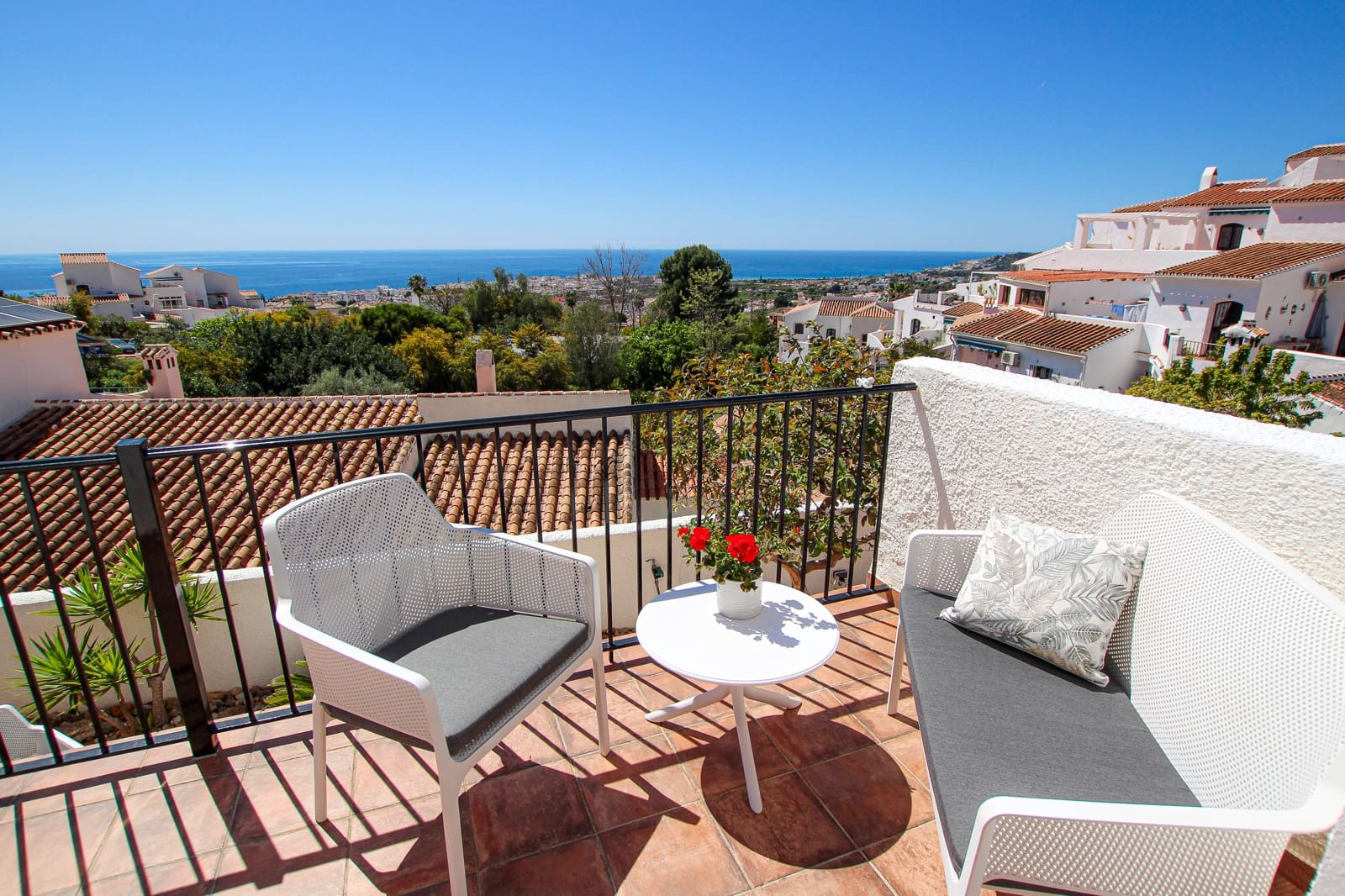 2 Zimmer Haus zu verkaufen in Nerja mit Pool - 549.000 € (Ref: 10060346)