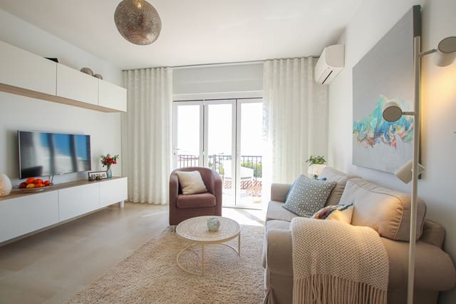 Casa de 2 habitaciones en Capistrano, Nerja en venta con piscina - 549.000 € (Ref: 10060346)