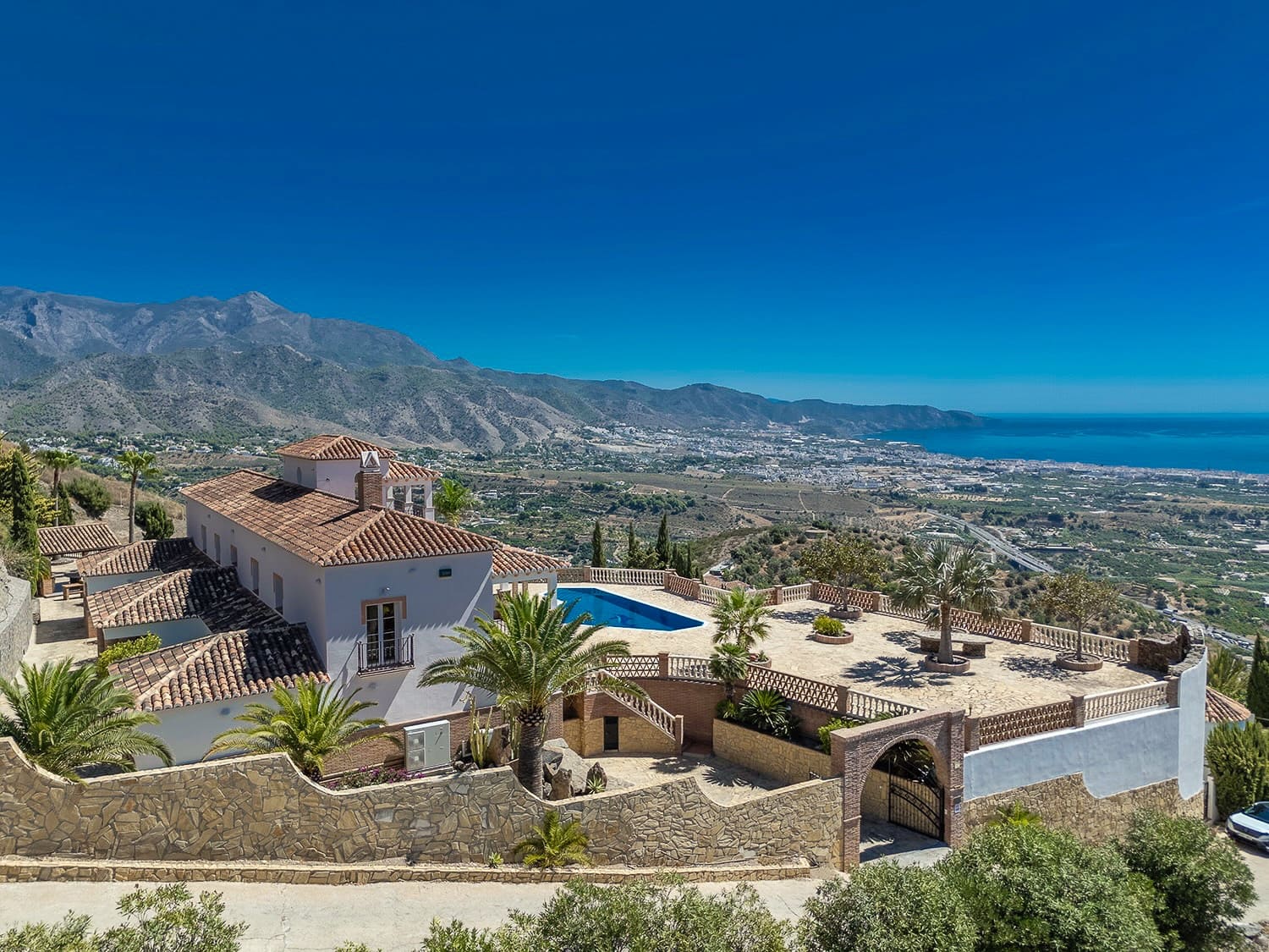 5 soverom Finca/Herregård til salgs i Nerja med svømmebasseng garasje - € 3 800 000 (Ref: 10062298)