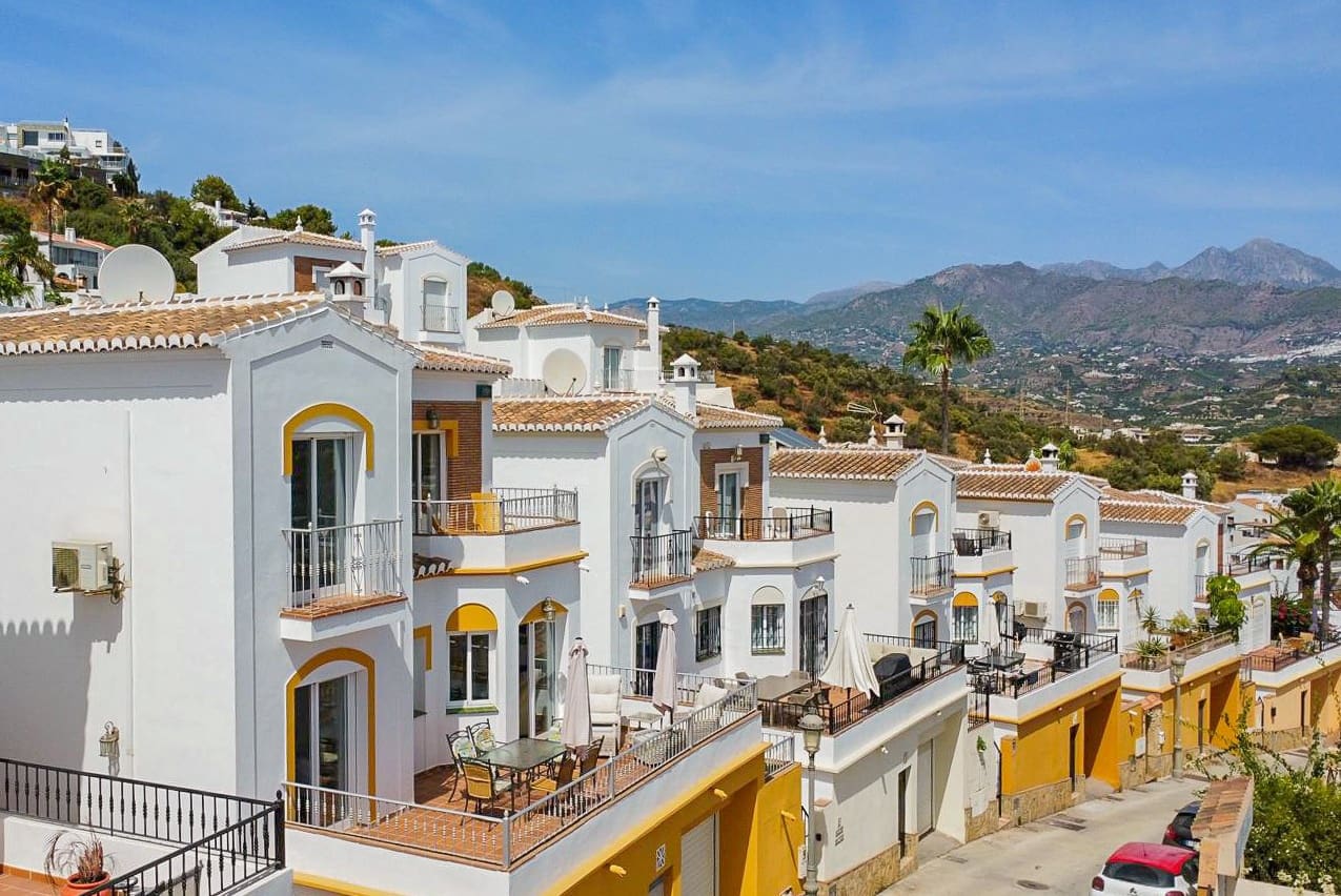 3 chambre Villa/Maison à vendre à Nerja avec piscine garage - 799 000 € (Ref: 10158308)