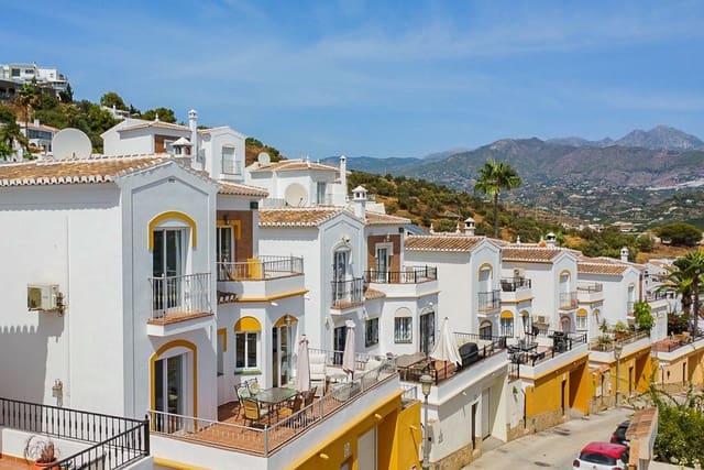 3 soverom Villa til salgs i Nerja med svømmebasseng garasje - € 799 000 (Ref: 10158308)