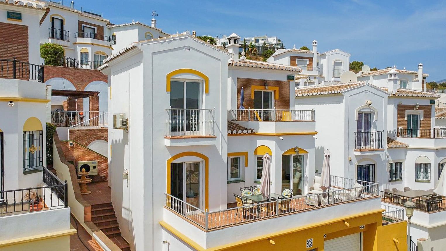 3 chambre Villa/Maison à vendre à Nerja avec piscine garage - 799 000 € (Ref: 10158308)