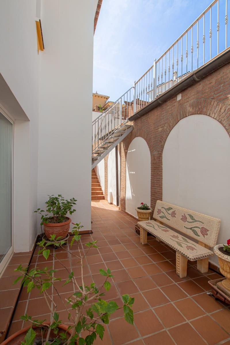 3 chambre Villa/Maison à vendre à Nerja avec piscine garage - 799 000 € (Ref: 10158308)
