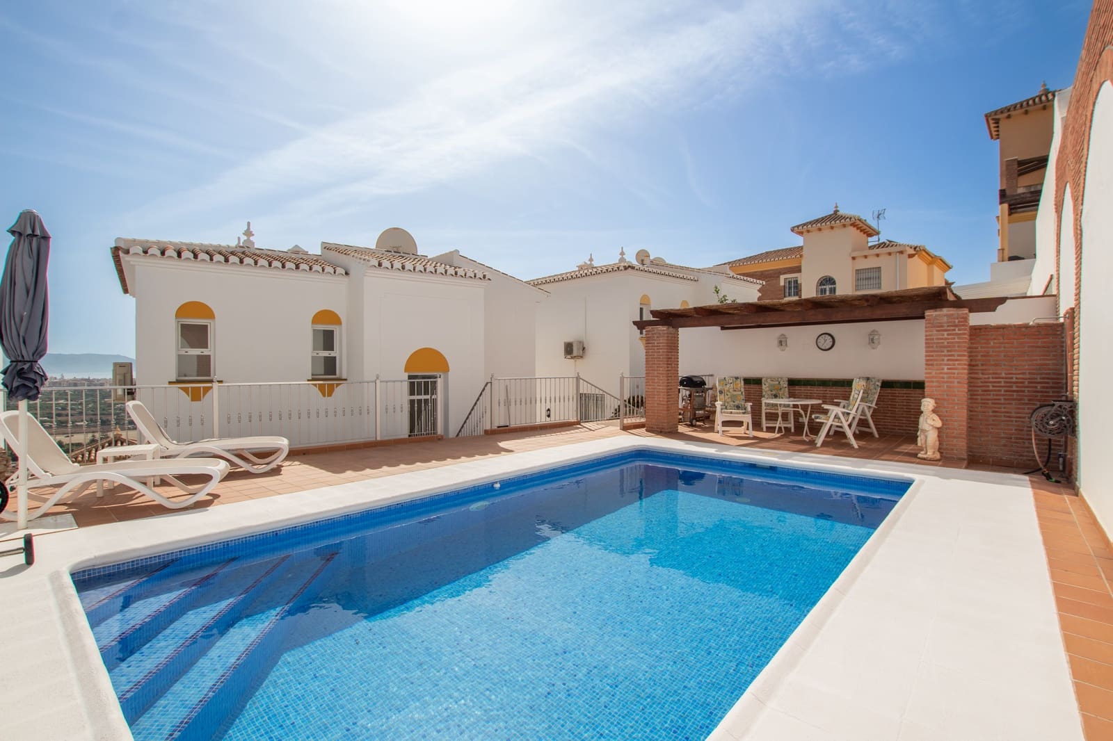 3 chambre Villa/Maison à vendre à Nerja avec piscine garage - 799 000 € (Ref: 10158308)