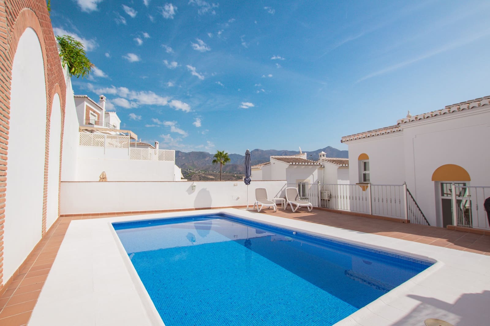 3 chambre Villa/Maison à vendre à Nerja avec piscine garage - 799 000 € (Ref: 10158308)