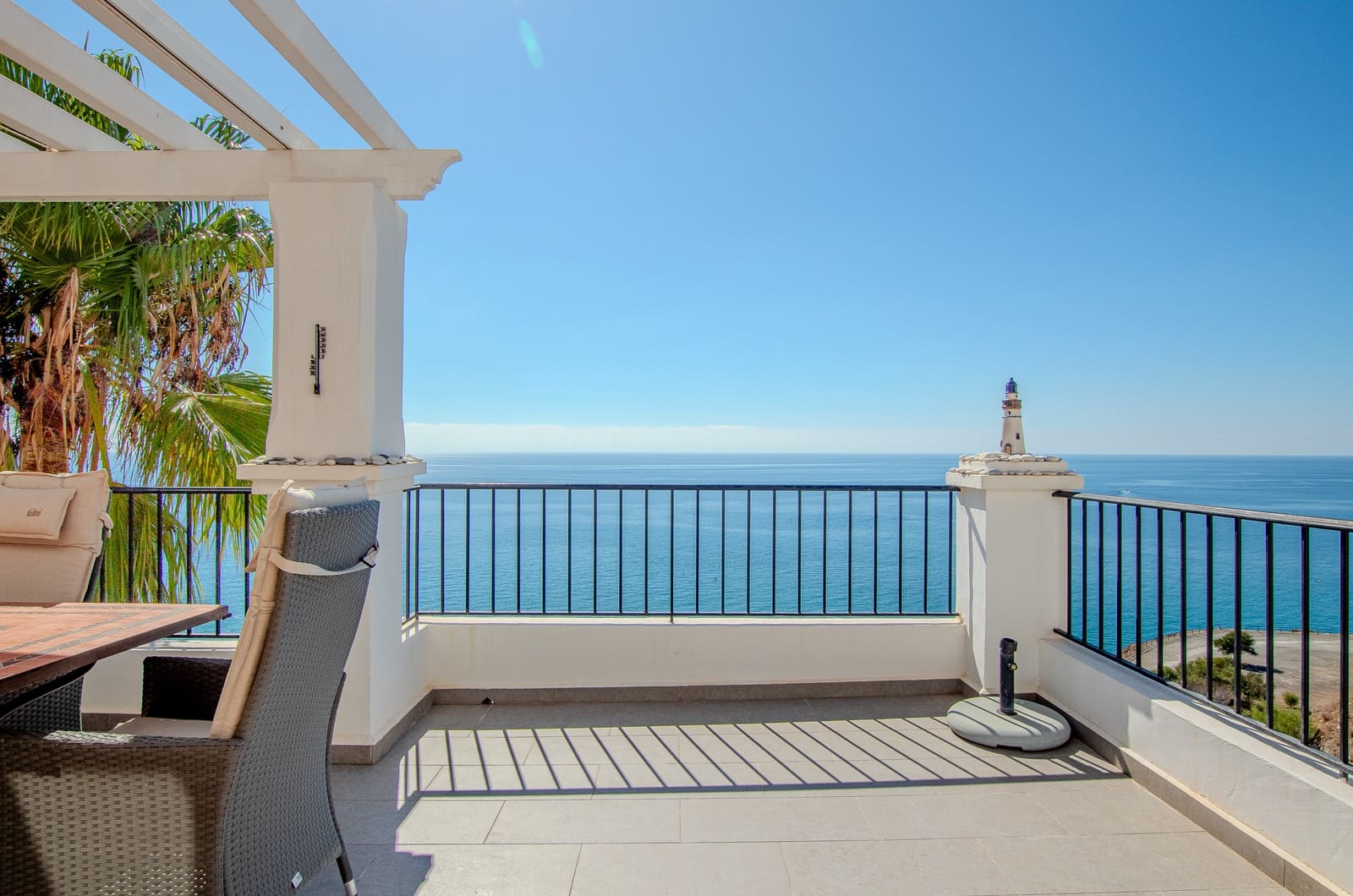 2 bedroom Semi-detached Villa for sale in Nerja with pool - € 470,000 (Ref: 10159819)
