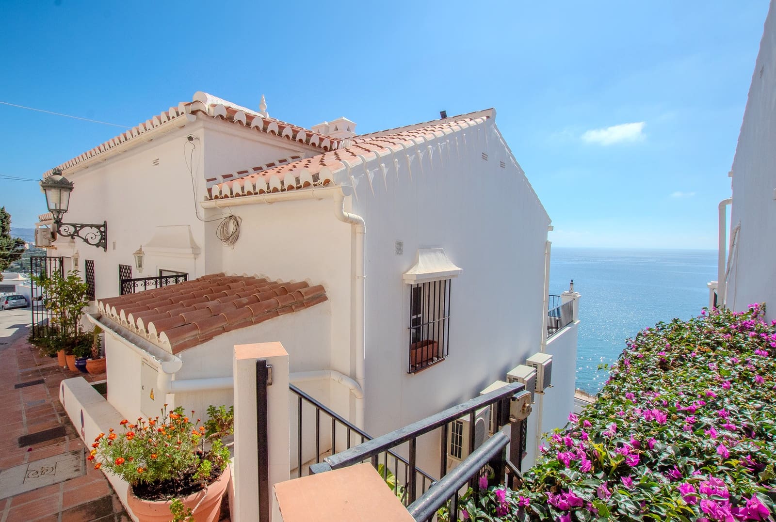 2 bedroom Semi-detached Villa for sale in Nerja with pool - € 470,000 (Ref: 10159819)
