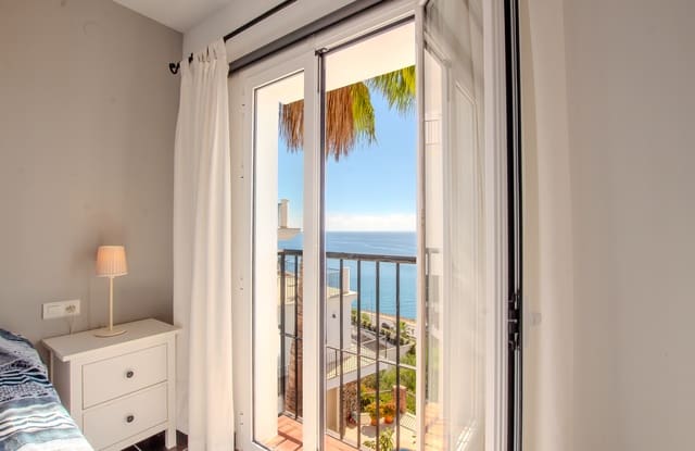Pareado de 2 habitaciones en Nerja en venta con piscina - 470.000 € (Ref: 10159819)