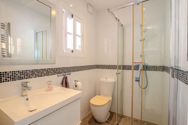 Pareado de 2 habitaciones en Nerja en venta con piscina - 470.000 € (Ref: 10159819)