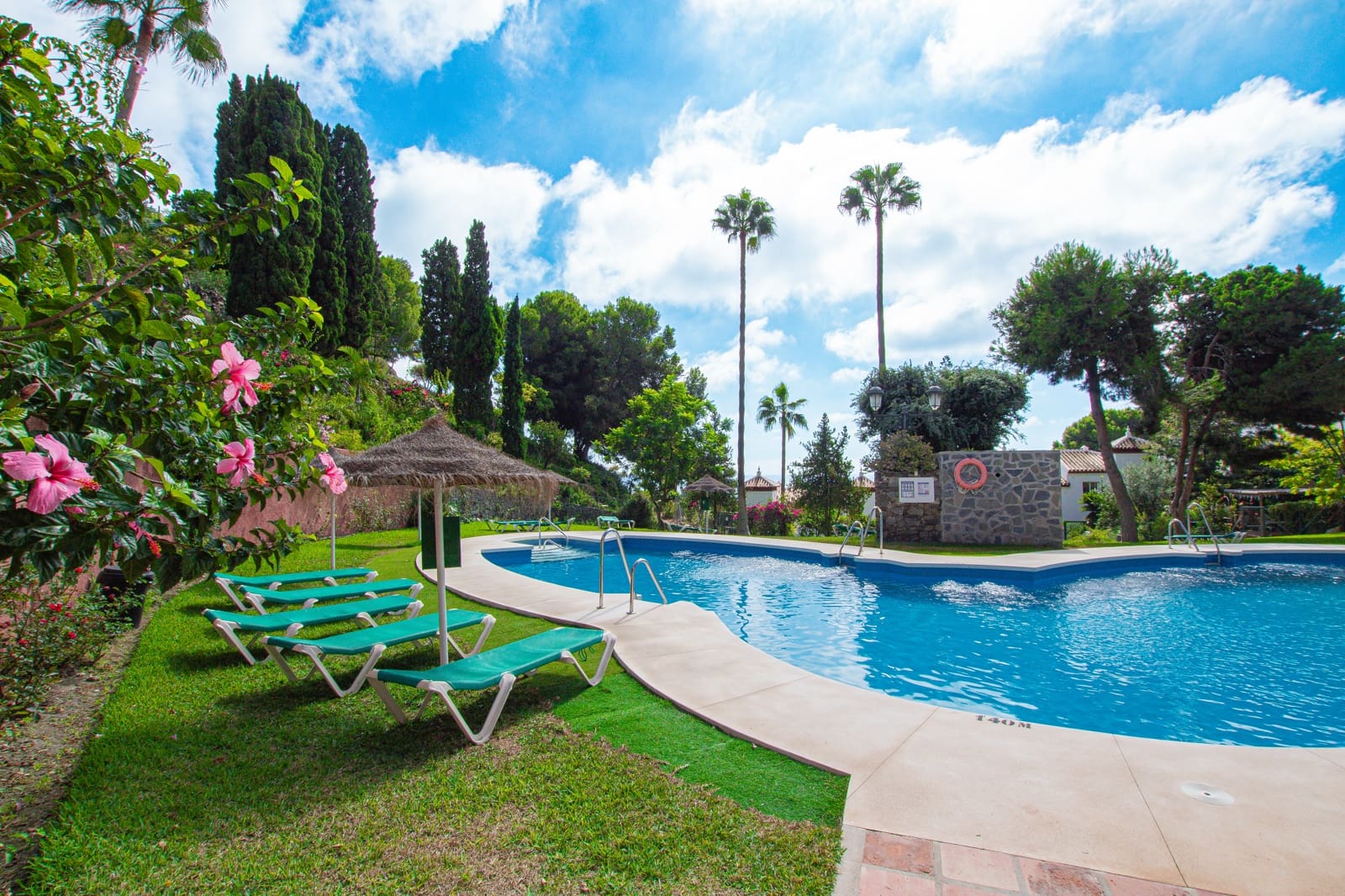 2 bedroom Semi-detached Villa for sale in Nerja with pool - € 470,000 (Ref: 10159819)
