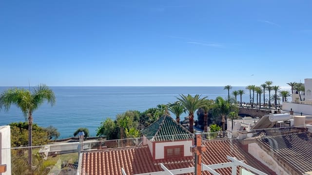 5 sovrum Hus till salu i Centro, Nerja - 1 200 000 € (Ref: 8657547)