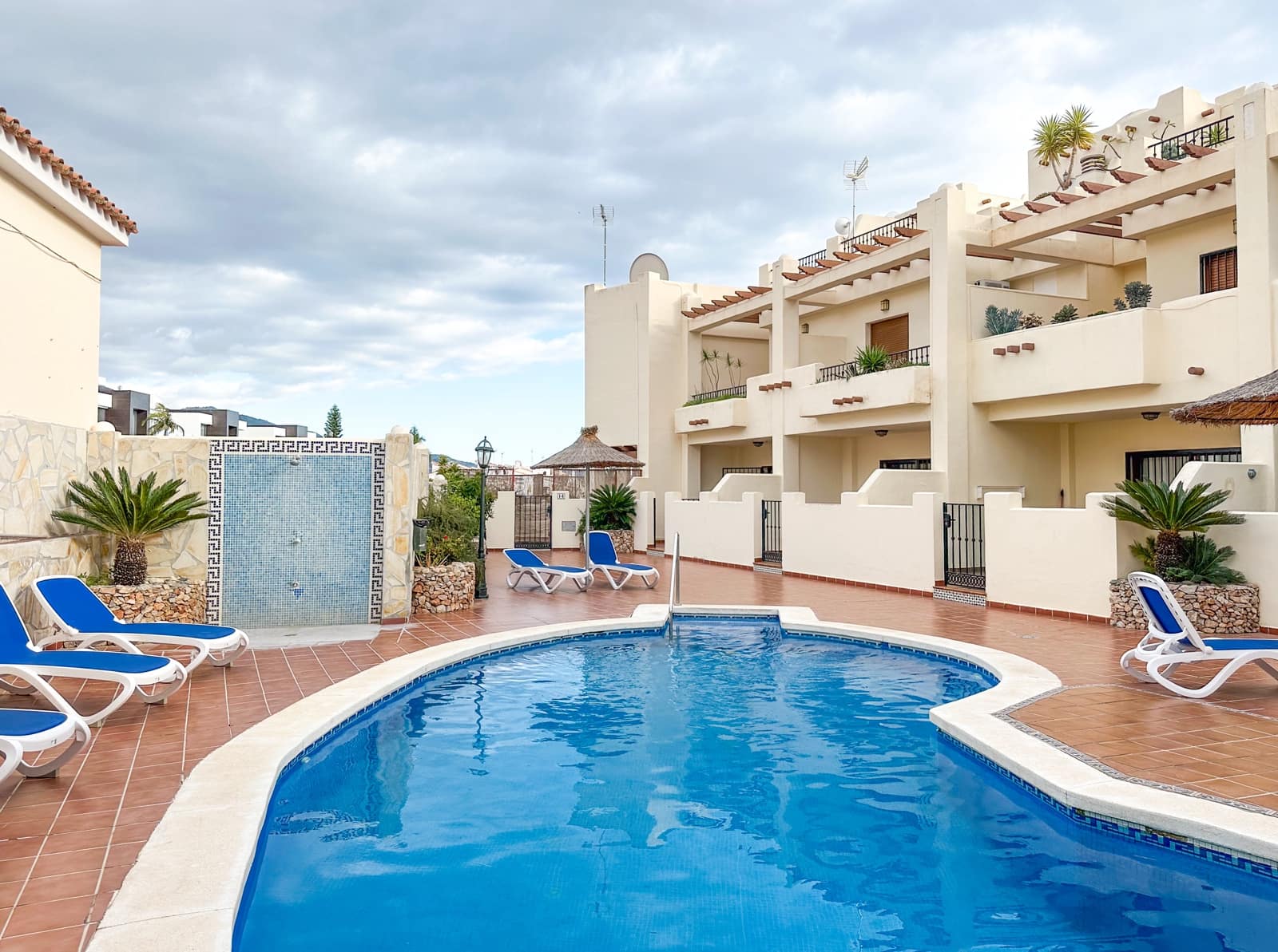 3 soveværelse Byhus til salg i Nerja med swimmingpool garage - € 440.000 (Ref: 8799120)