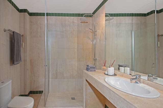 4 chambre Villa/Maison Mitoyenne à vendre à La Herradura, Almuñécar avec piscine garage - 925 000 € (Ref: 8895342)