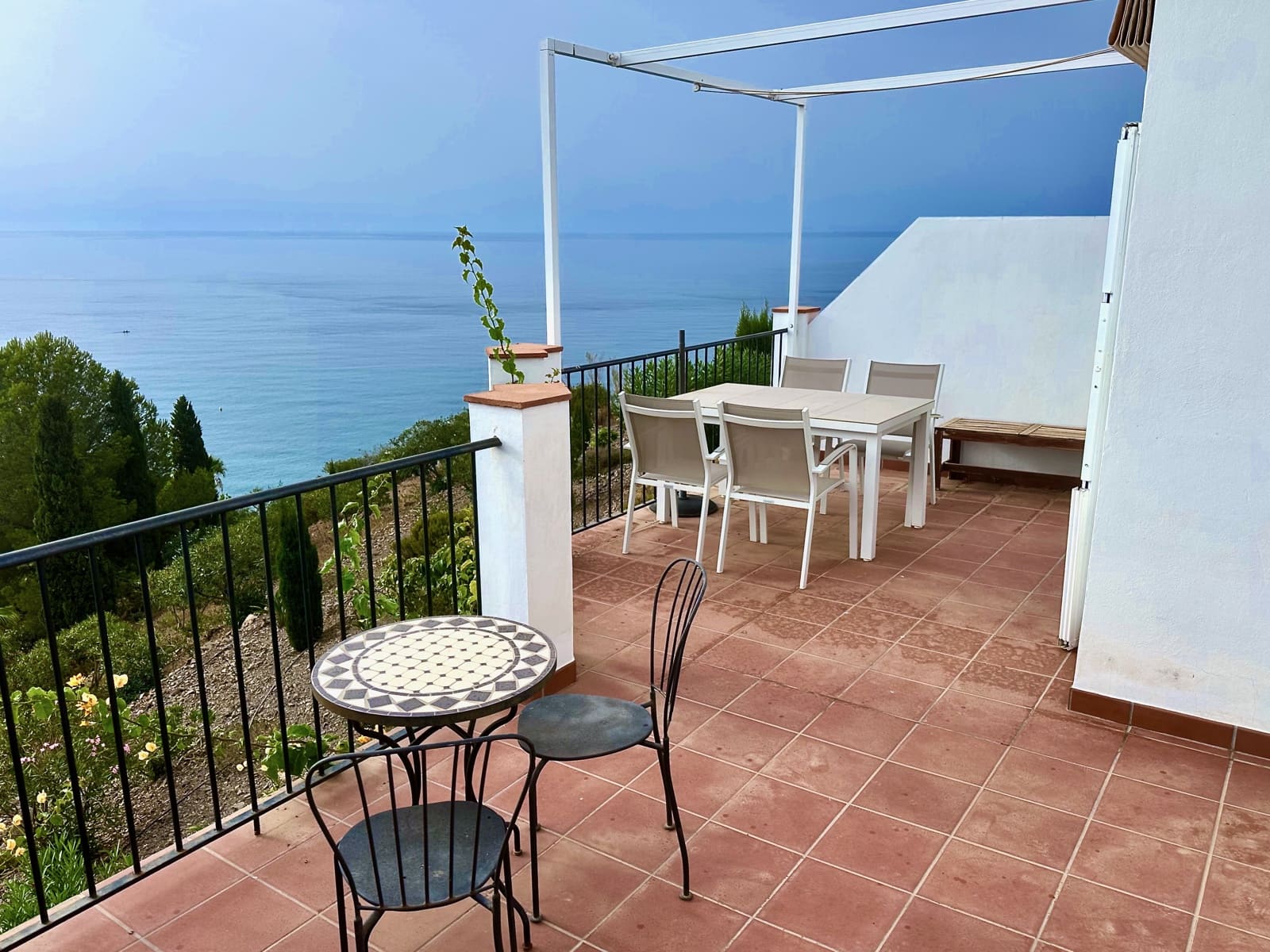 2 soveværelse Semi-Rækkehus til salg i Nerja med swimmingpool garage - € 395.000 (Ref: 9209240)