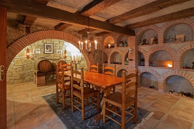 4 sovrum Finca/Hus på landet till salu i Nerja med pool garage - 3 800 000 € (Ref: 9220266)