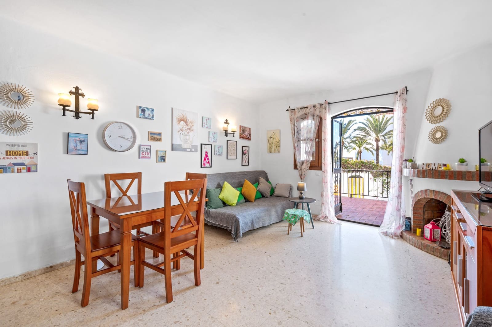 2 makuuhuone Omakotitalo myytävänä paikassa Nerja mukana uima-altaan - 275 000 € (Ref: 9513419)