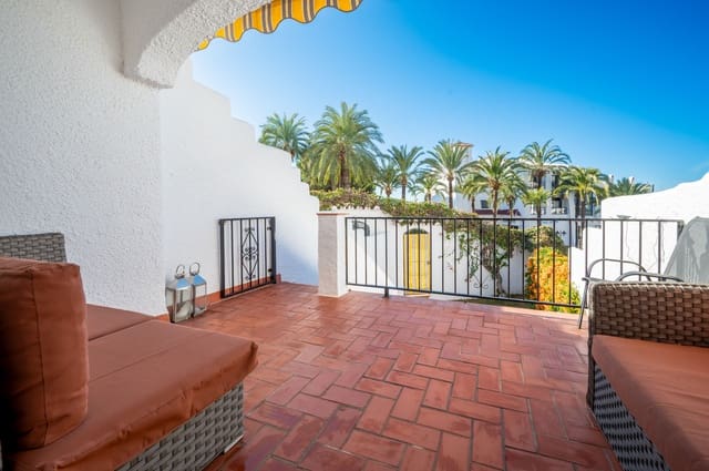 2 makuuhuone Omakotitalo myytävänä paikassa Capistrano, Nerja mukana uima-altaan - 275 000 € (Ref: 9513419)