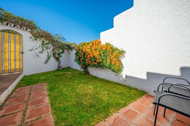 2 makuuhuone Omakotitalo myytävänä paikassa Capistrano, Nerja mukana uima-altaan - 275 000 € (Ref: 9513419)