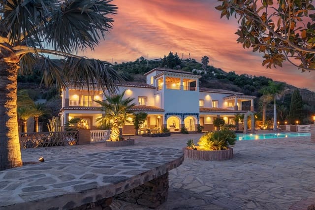 4 sovrum Finca/Hus på landet till salu i Nerja med pool garage - 3 300 000 € (Ref: 9532445)