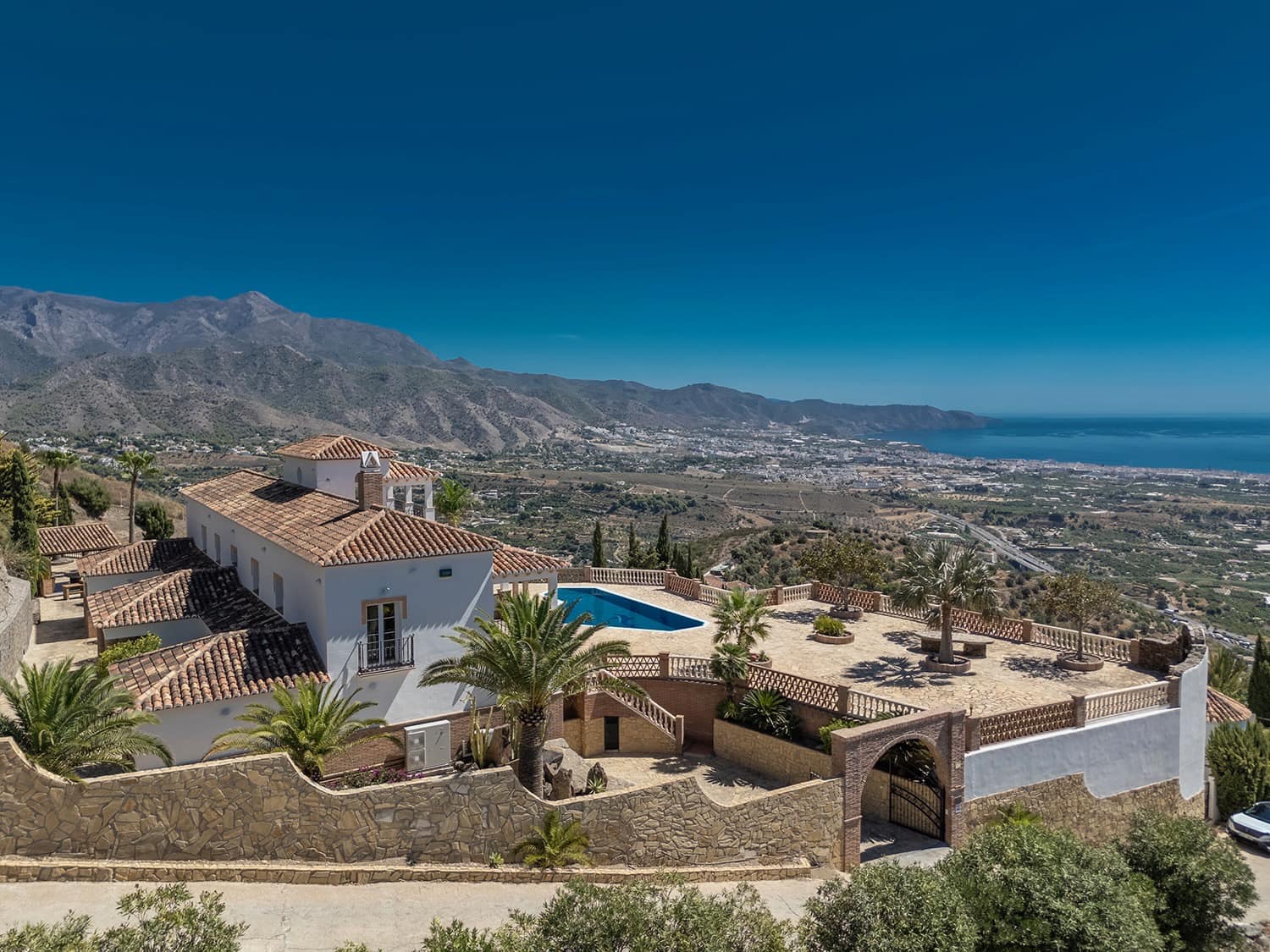 4 sovrum Finca/Hus på landet till salu i Nerja med pool garage - 3 300 000 € (Ref: 9532445)