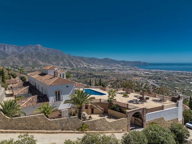 4 sovrum Finca/Hus på landet till salu i Nerja med pool garage - 3 300 000 € (Ref: 9532445)