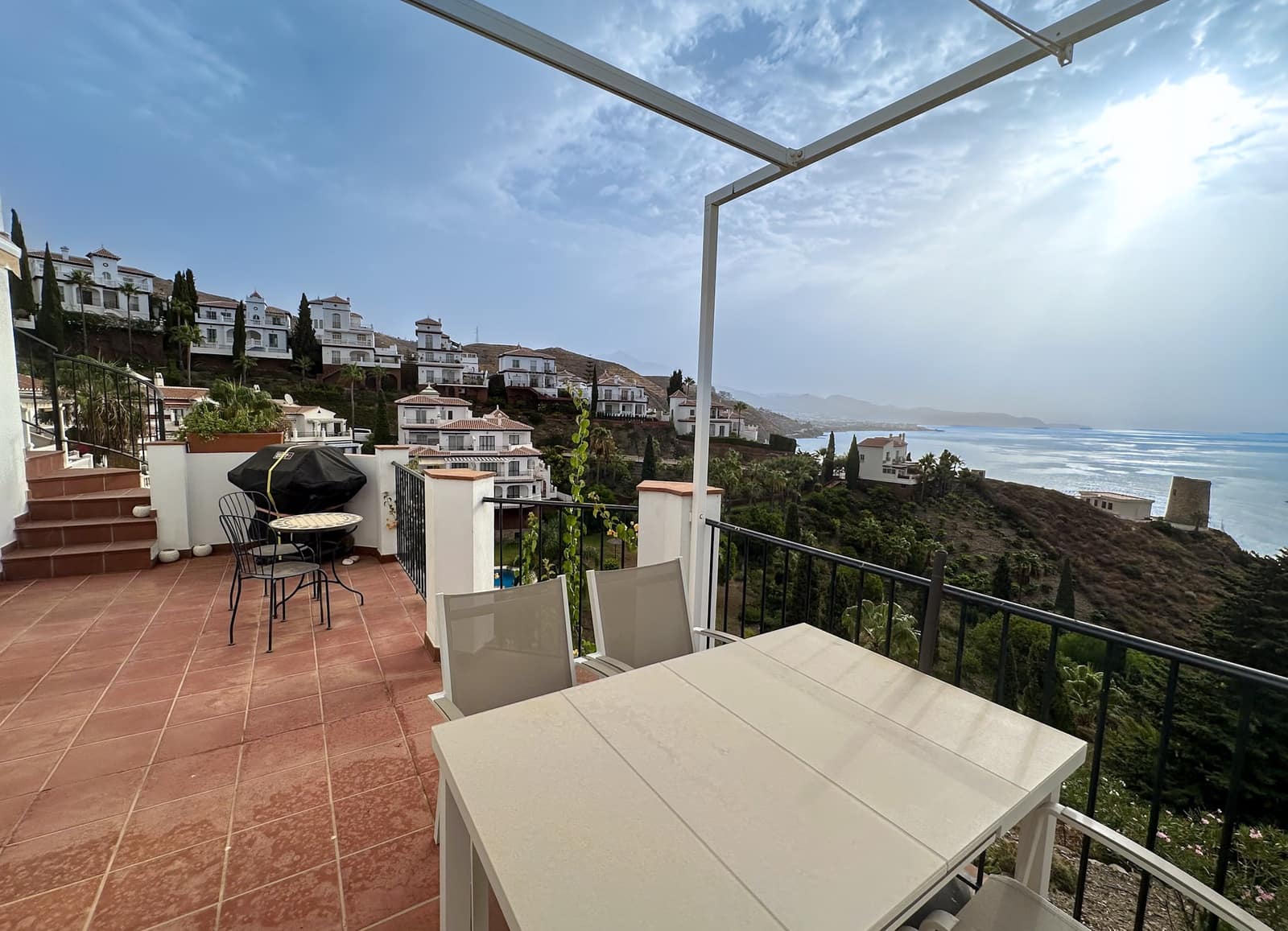 2 Zimmer Haus zu verkaufen in Torrox mit Pool Garage - 395.000 € (Ref: 9549928)