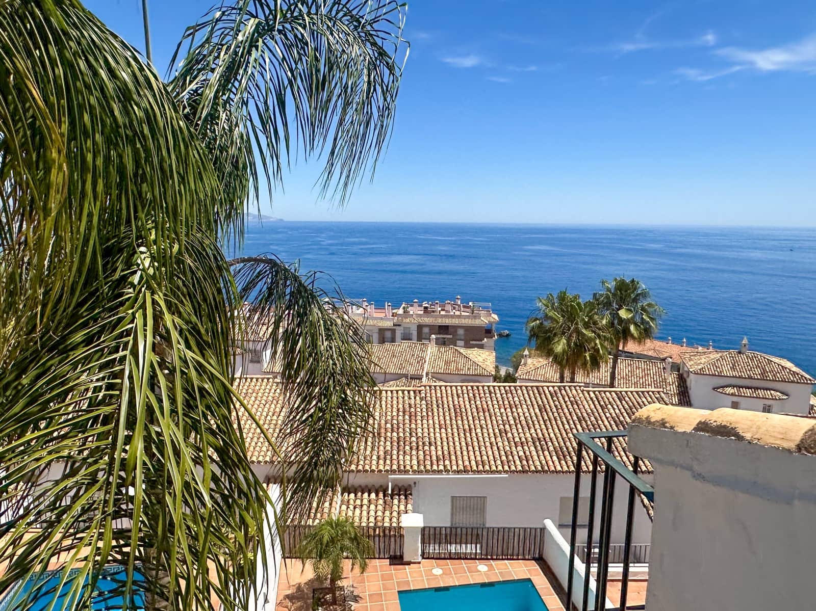 4 bedroom Townhouse for sale in Almunecar with pool garage - € 549,000 (Ref: 9552260)