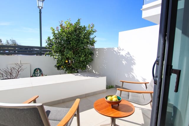 2 soveværelse Byhus til salg i Nerja med swimmingpool garage - € 649.000 (Ref: 9606318)