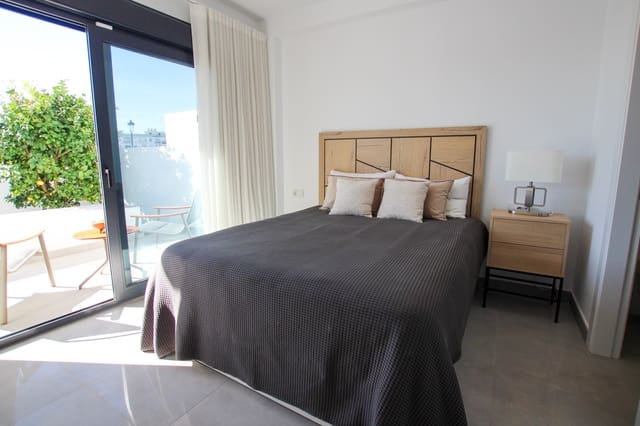 2 soveværelse Byhus til salg i Nerja med swimmingpool garage - € 649.000 (Ref: 9606318)