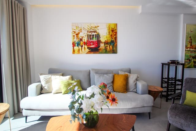 2 soveværelse Byhus til salg i Nerja med swimmingpool garage - € 649.000 (Ref: 9606318)