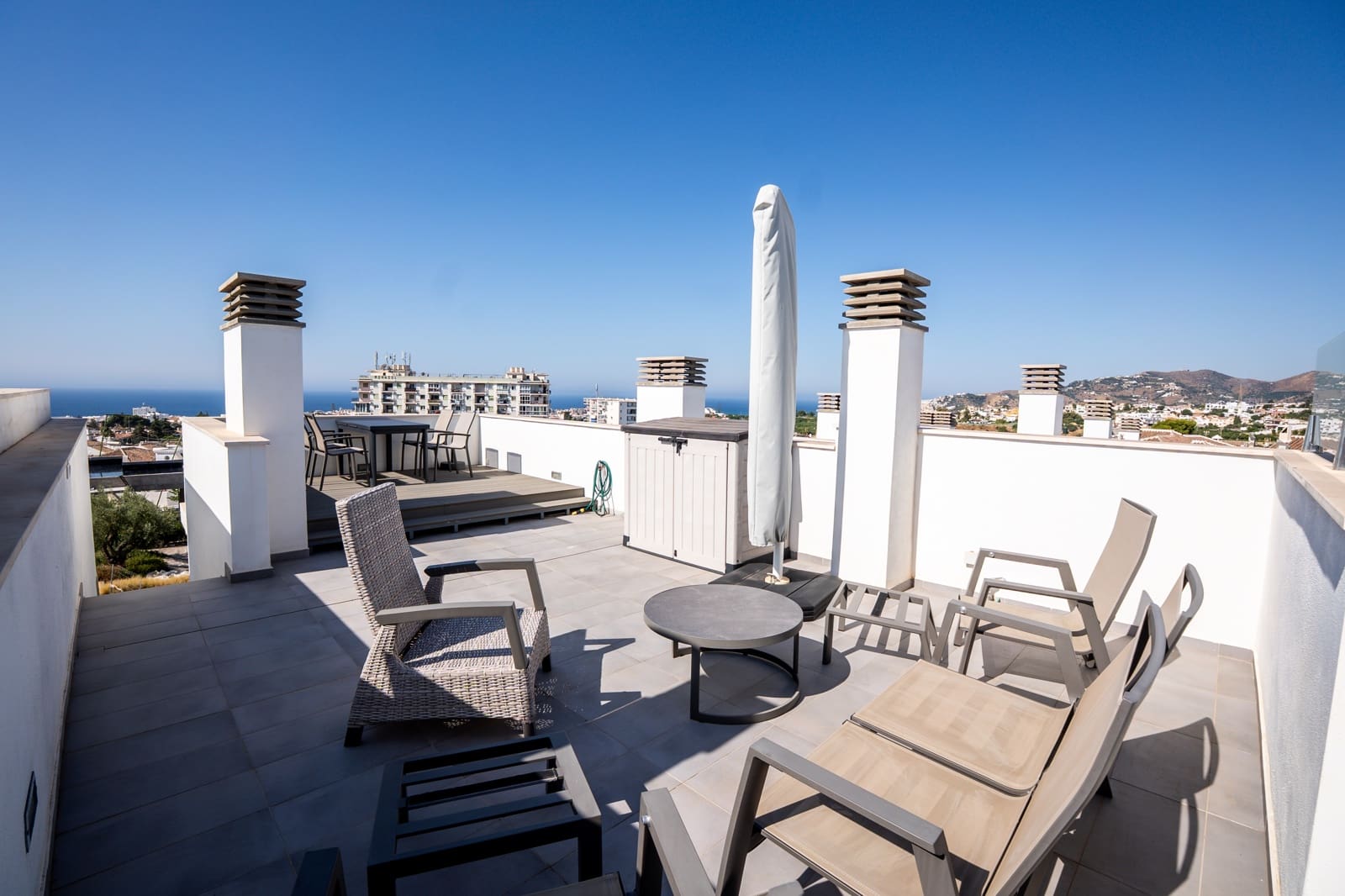 2 soverom Hus til salgs i Nerja med svømmebasseng garasje - € 649 000 (Ref: 9606318)