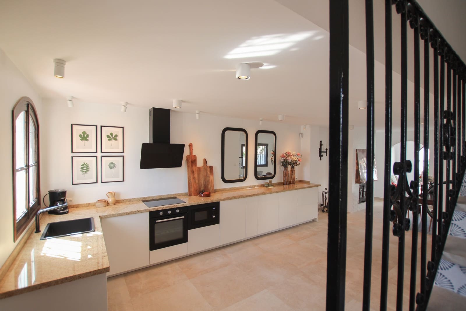 2 makuuhuone Huvila myytävänä paikassa Nerja mukana uima-altaan - 475 000 € (Ref: 9635043)