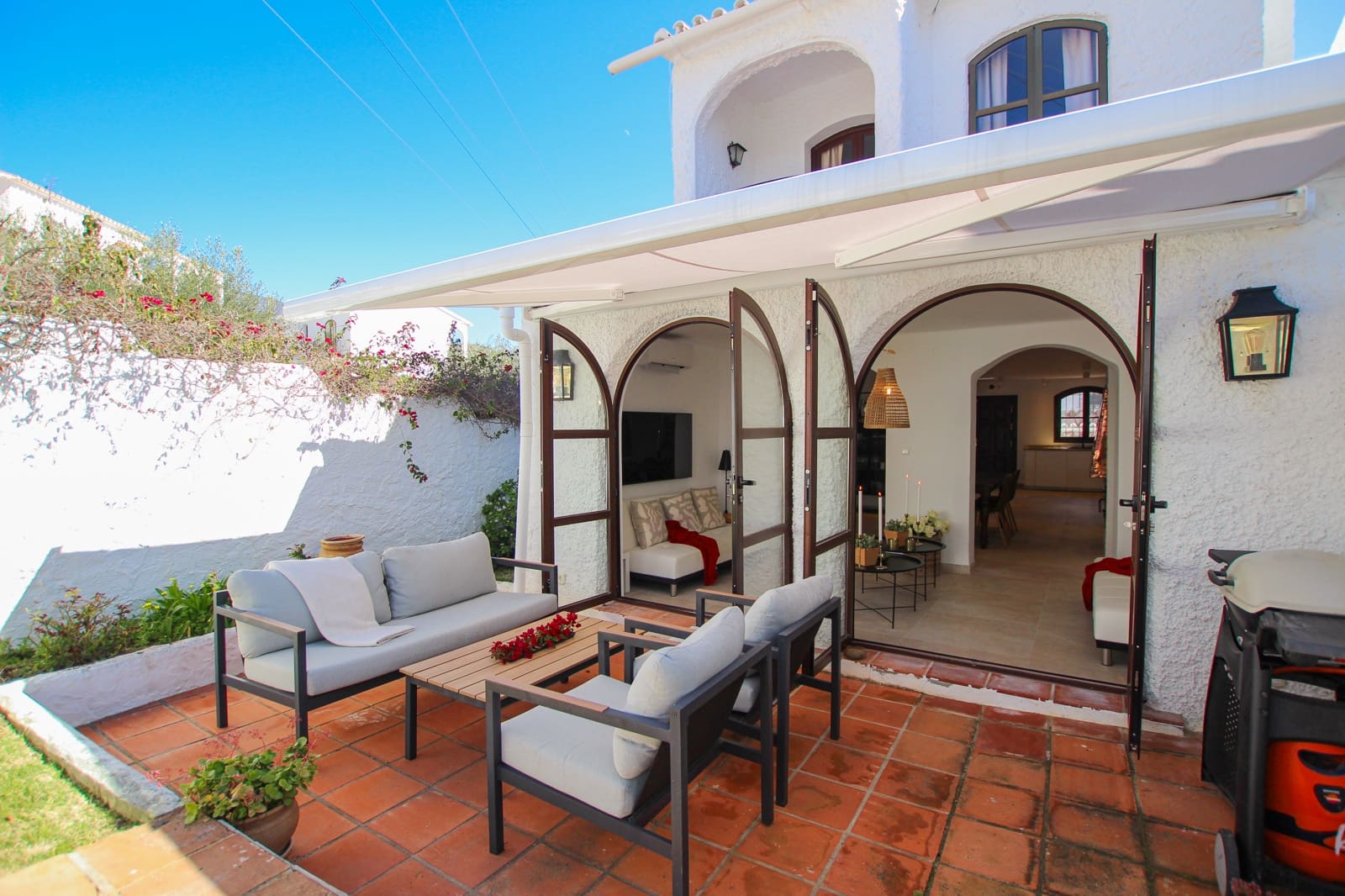 2 makuuhuone Huvila myytävänä paikassa Nerja mukana uima-altaan - 475 000 € (Ref: 9635043)