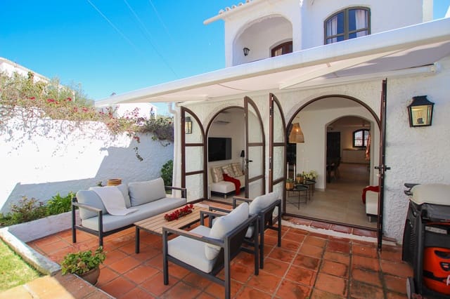 2 makuuhuone Huvila myytävänä paikassa Nerja mukana uima-altaan - 475 000 € (Ref: 9635043)